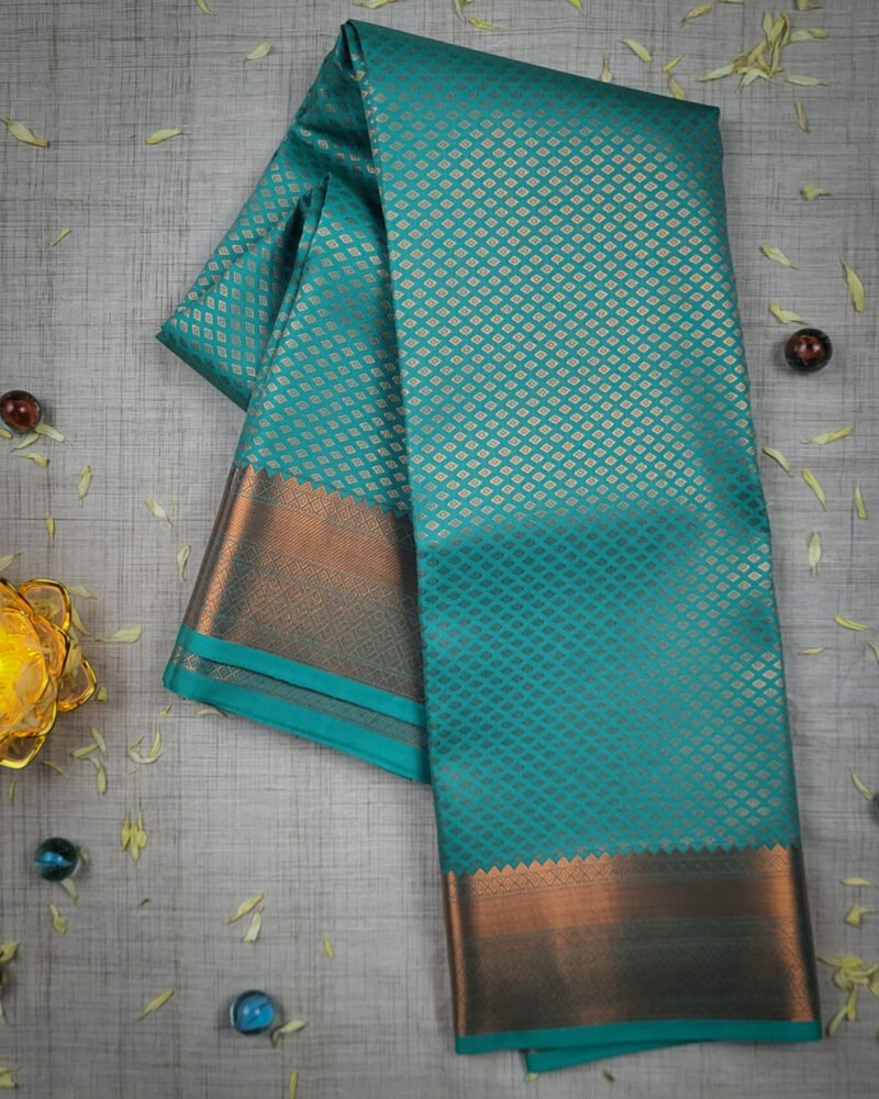 Elegant Light Green Silk Saree – A Blend of Modern Sophistication - Image 3